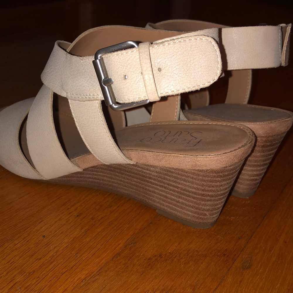 Franco Sarto strappy tan wedges - Picture 2 of 2